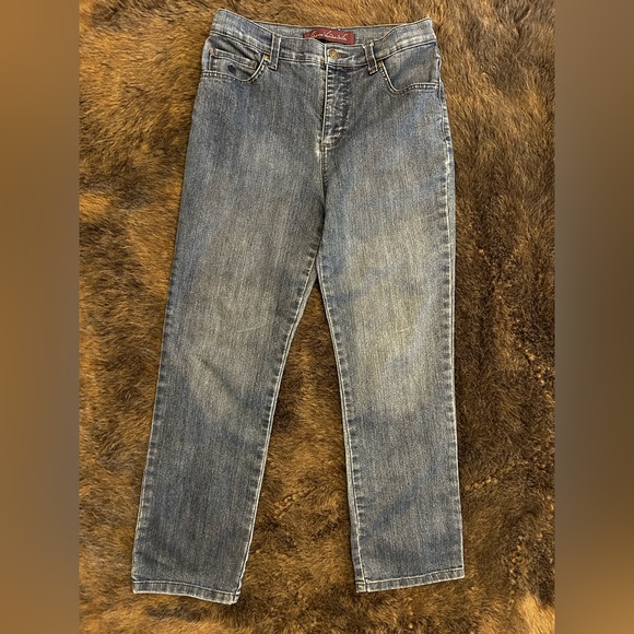 Gloria Vanderbilt Jeans - Picture 3 of 3
